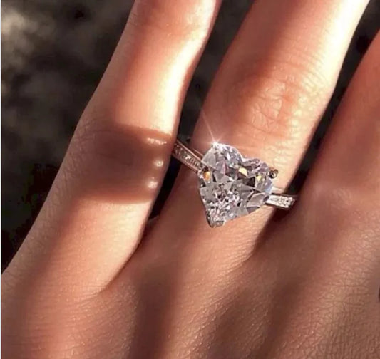 Zircon Heart-Shaped Ring for Parties and Proposals