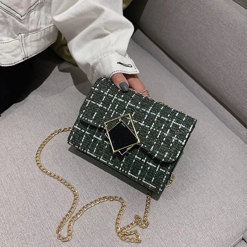 Trendy Woven Crossbody Bag with Chain Strap for Women