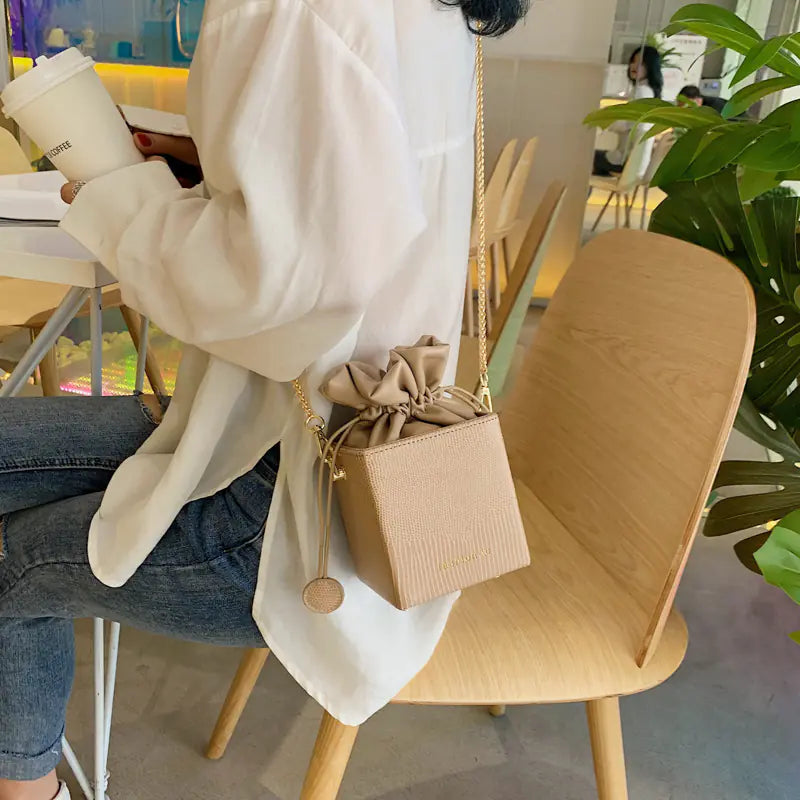 Stylish Women's Bucket Bag - Versatile Shoulder Crossbody