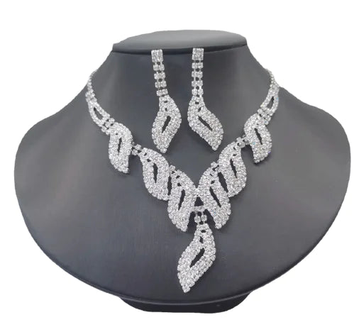 Elegant Bridal Jewelry Set: Necklace & Earrings