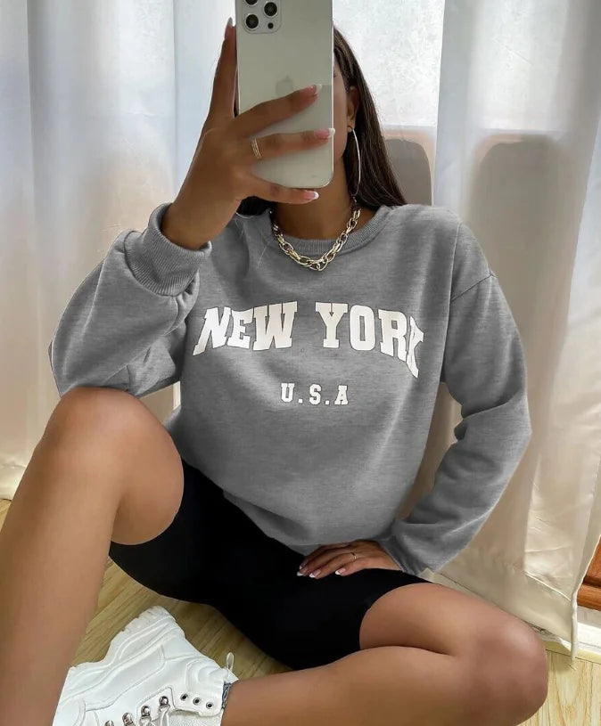 Loose Women's Sweater with Round Neck and Print Design
