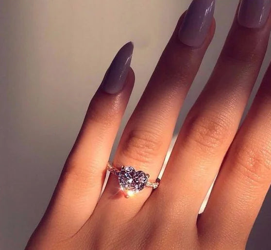 Zircon Heart-Shaped Ring for Parties and Proposals