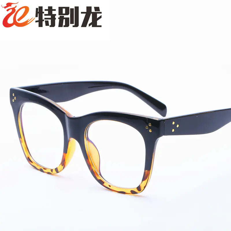 Fashionable Oversized Sunglasses for Women (Model 66189)