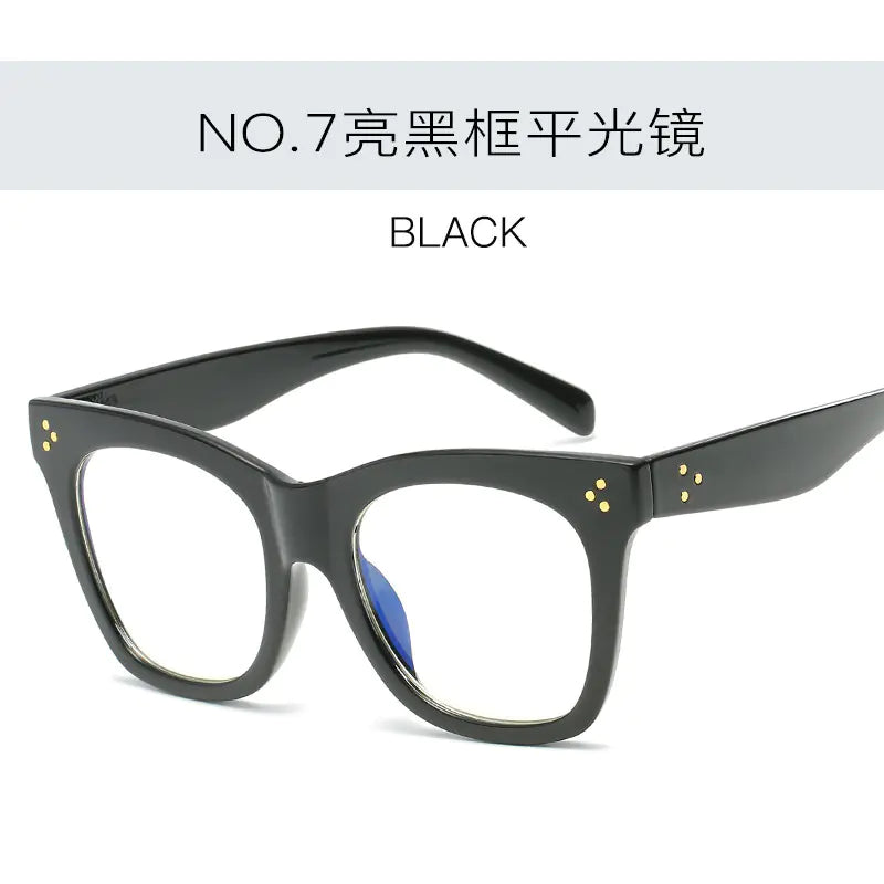 Fashionable Oversized Sunglasses for Women (Model 66189)