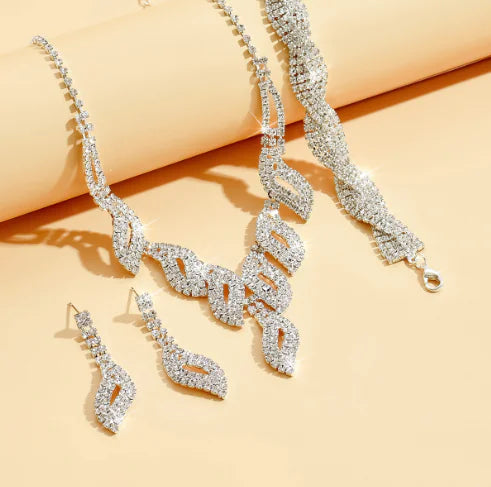 Elegant Bridal Jewelry Set: Necklace & Earrings