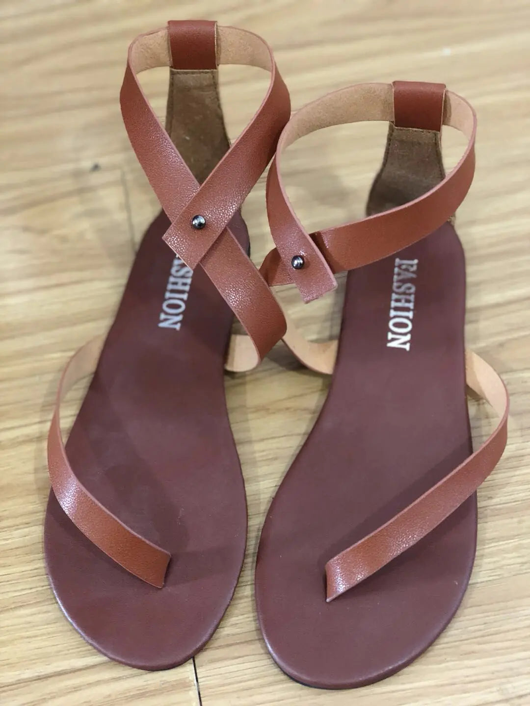 Simple Summer Flip-Toe Flats in European Style