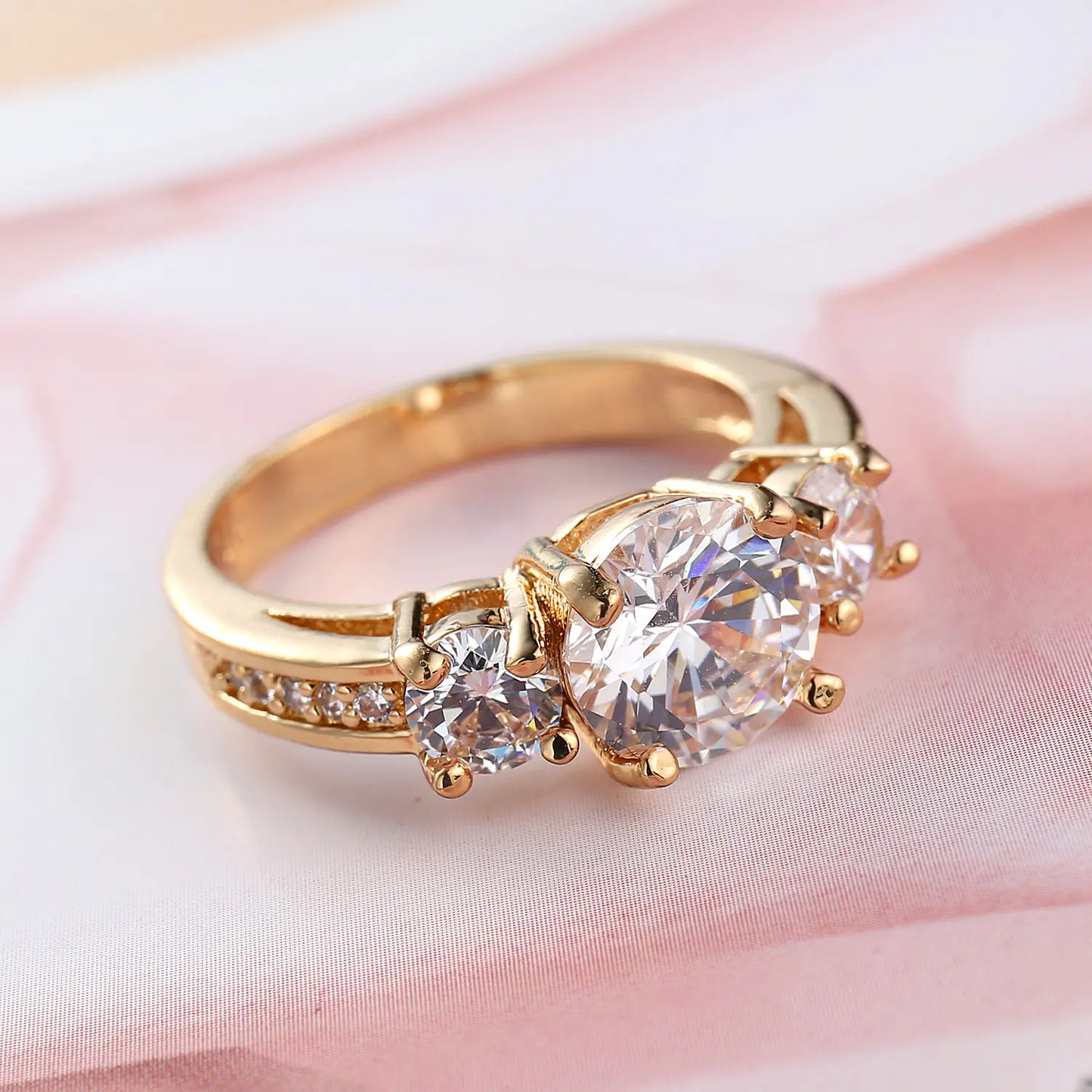 Creative White Zircon Ring Jewelry Design